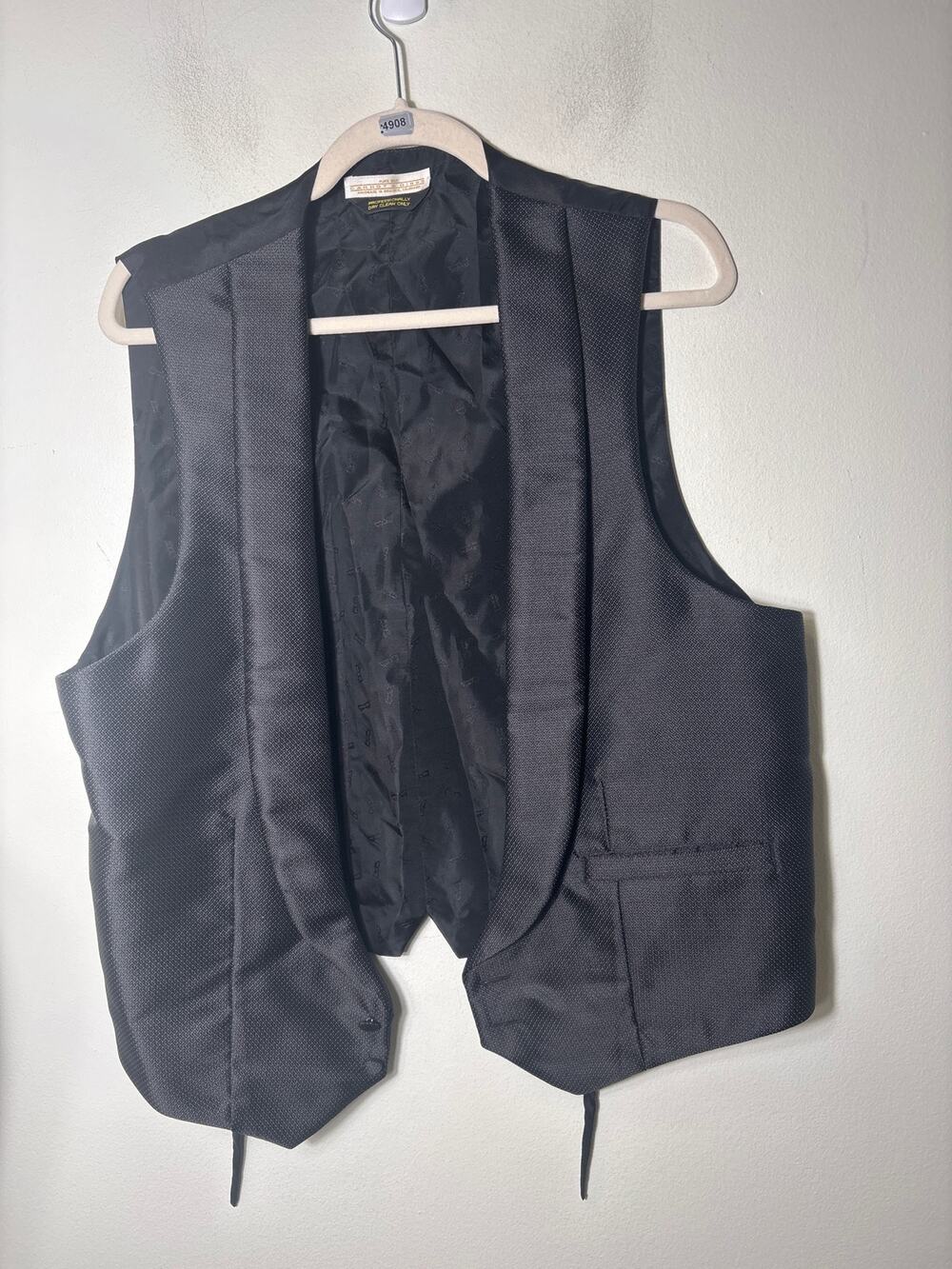 Carrot & Gibbs Silk Textured Dot Tux Vest and Bow Tie Set Sz L